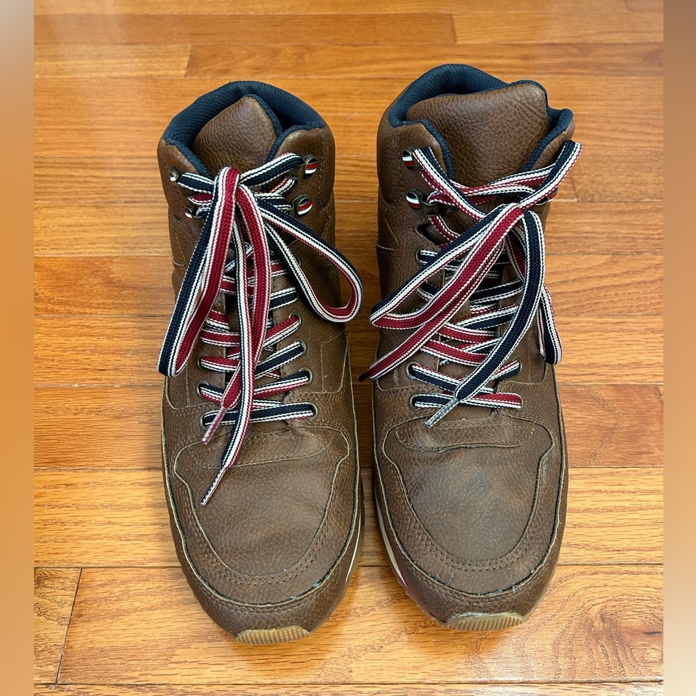 Tommy Hilfiger Men’s Leather Ankle Boot with Sneaker Sole - Picture 2 of 6